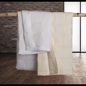 King/California King White Goose Down Comforter